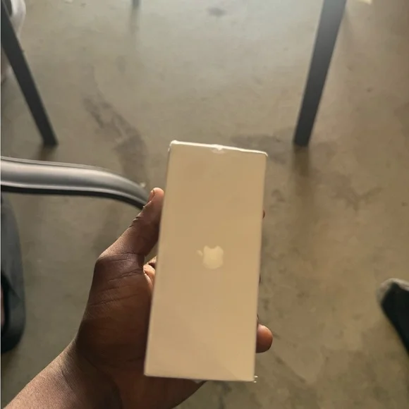 Apple White Earbuds with Charging Case